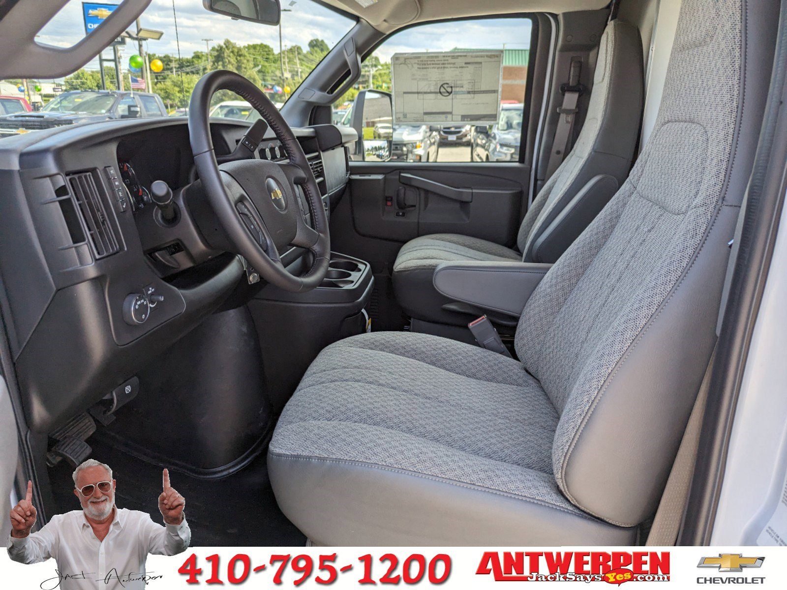 Vehicle image 10 of 22
