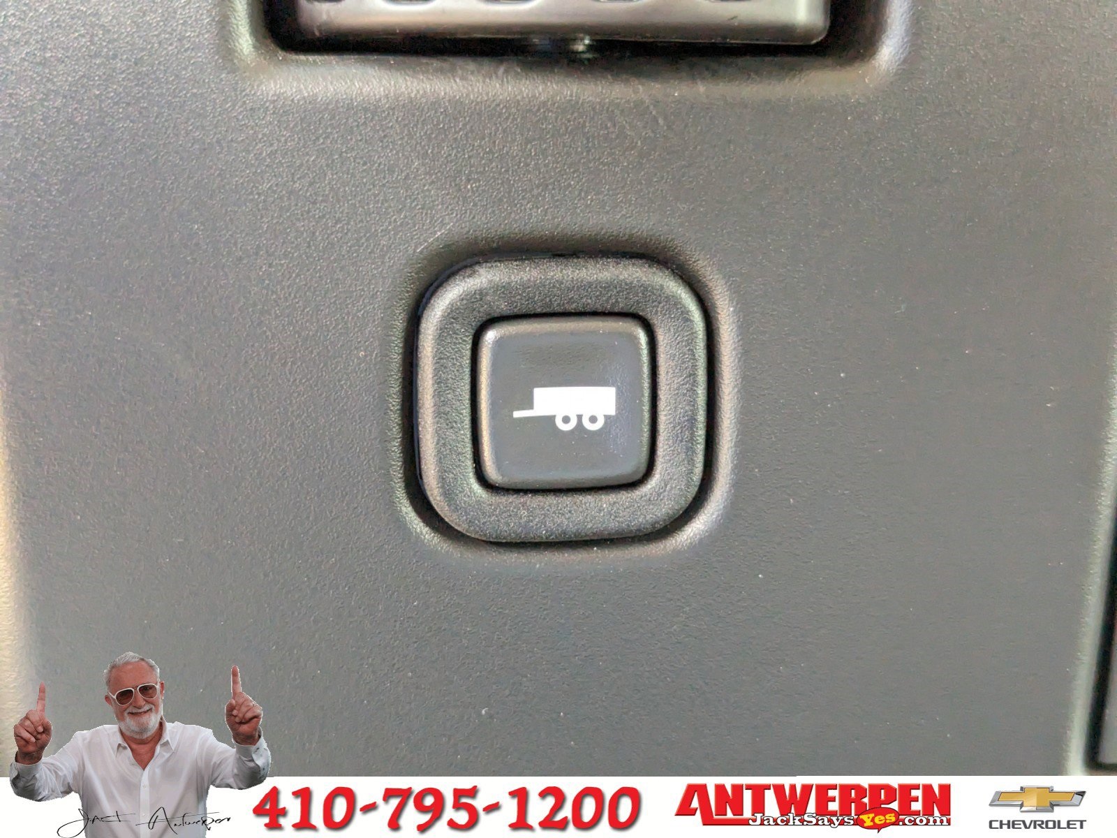 Vehicle image 17 of 22