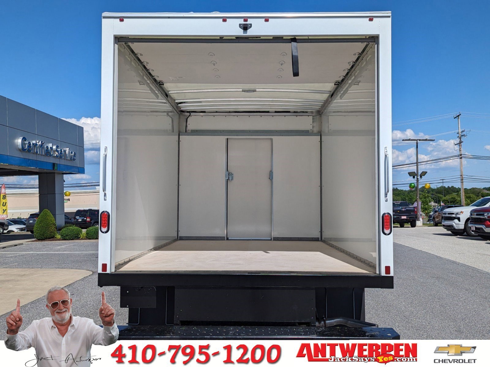 Vehicle image 8 of 22