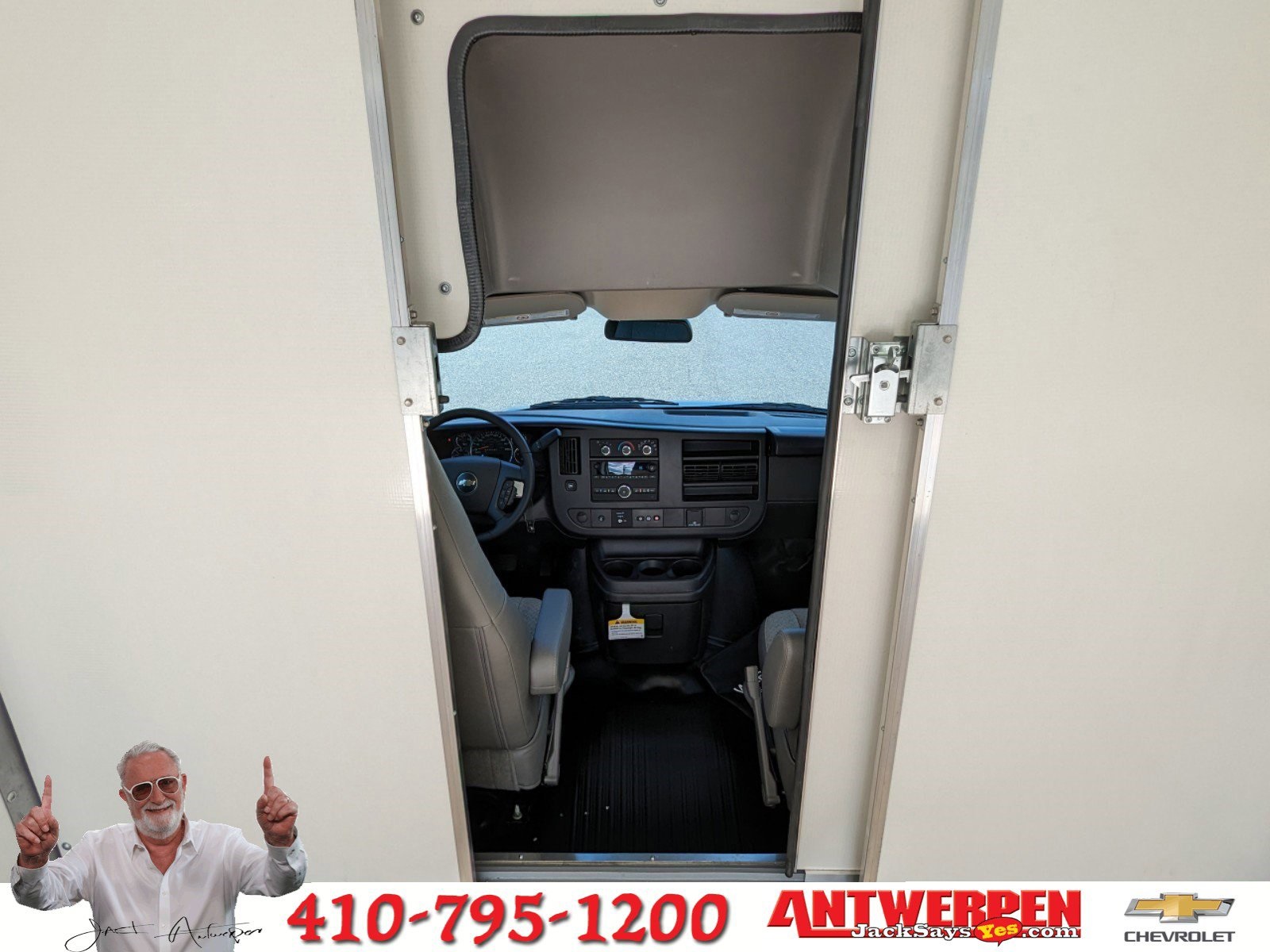 Vehicle image 9 of 22
