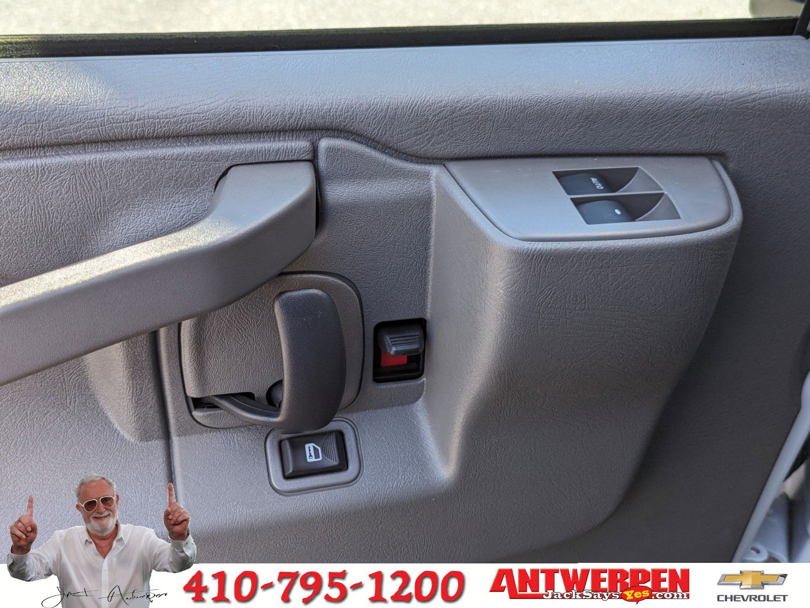 Vehicle image 13 of 22