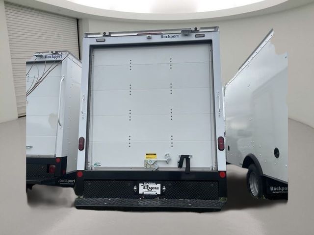 Vehicle image 16 of 17