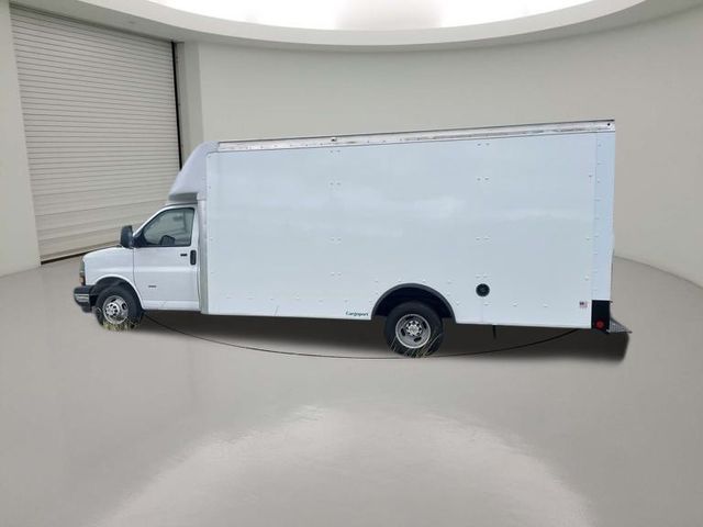 Vehicle image 8 of 17