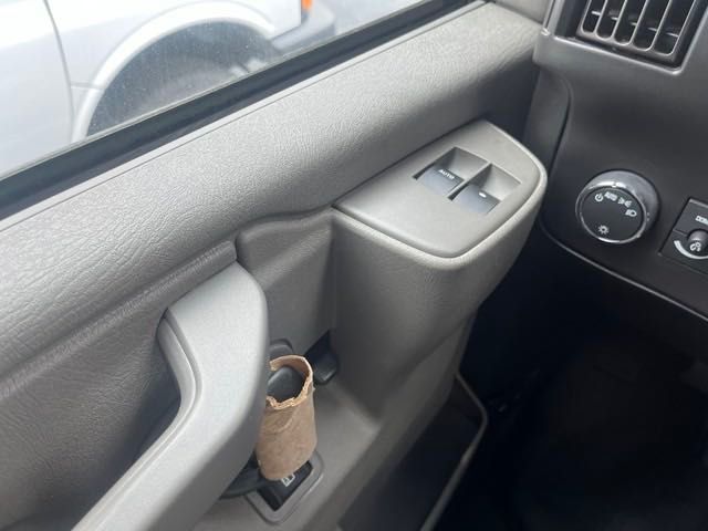 Vehicle image 12 of 17