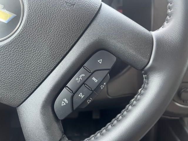 Vehicle image 10 of 17