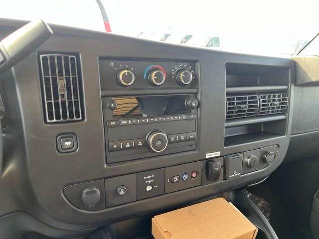 Vehicle image 7 of 21