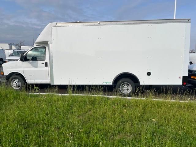 Vehicle image 20 of 21
