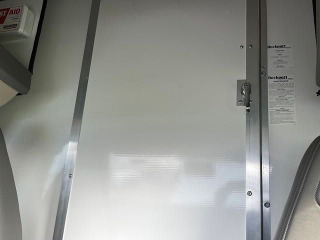 Vehicle image 13 of 21