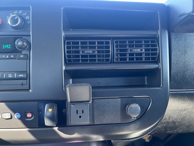 Vehicle image 18 of 30