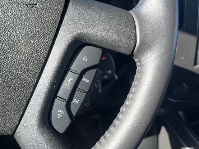 Vehicle image 24 of 30
