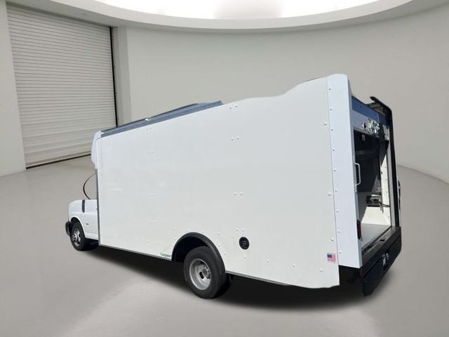 Vehicle image 23 of 30