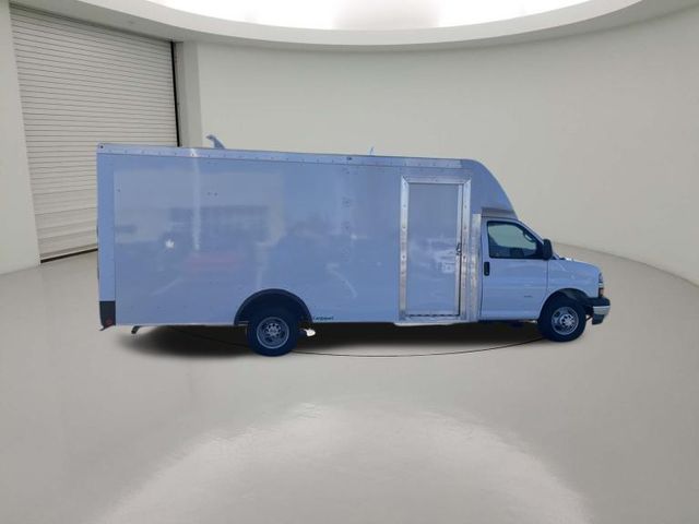 Vehicle image 4 of 30