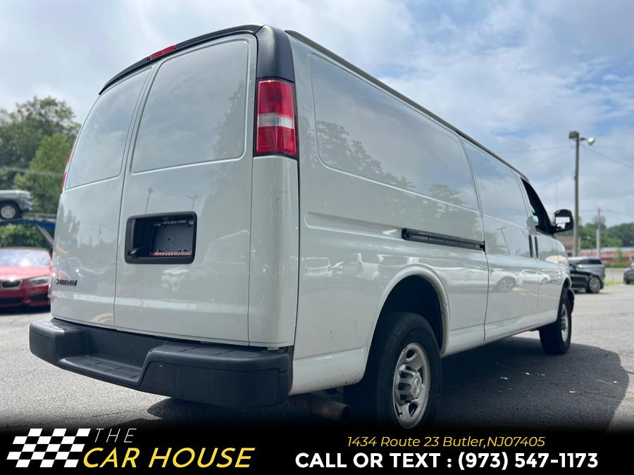Vehicle image 9 of 27