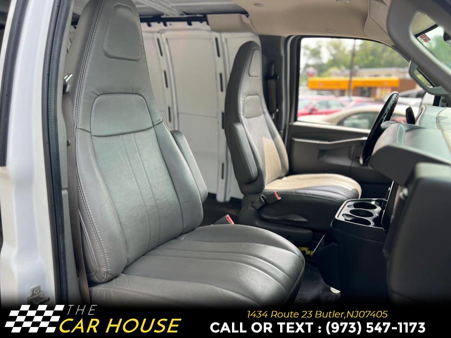 Vehicle image 15 of 27