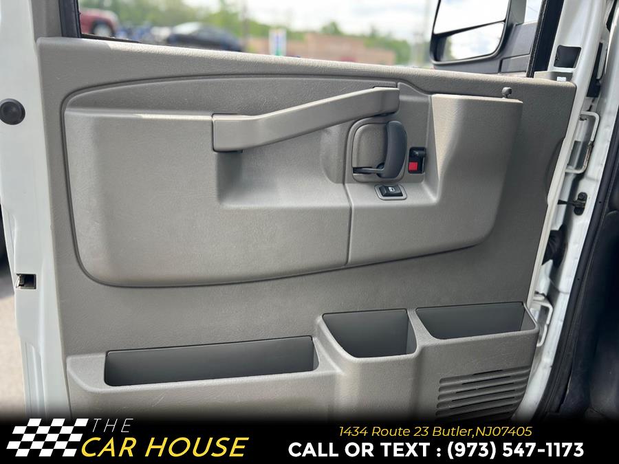 Vehicle image 24 of 27
