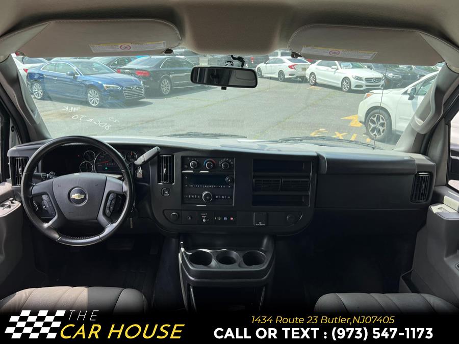 Vehicle image 17 of 27