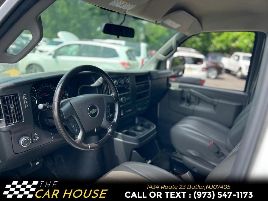 Vehicle image 25 of 27