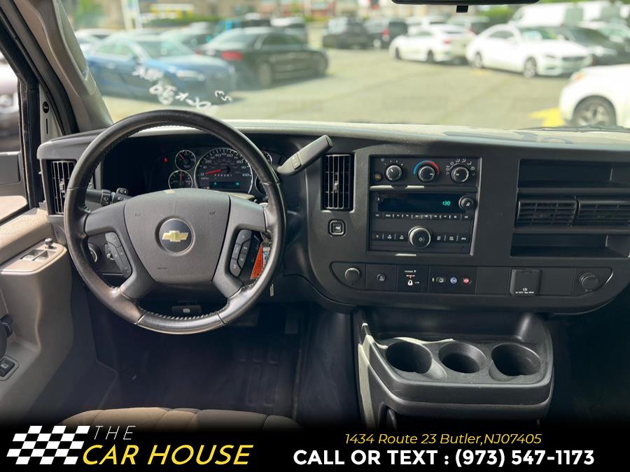 Vehicle image 18 of 27