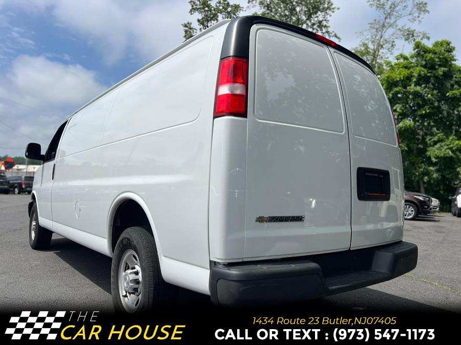 Vehicle image 10 of 27