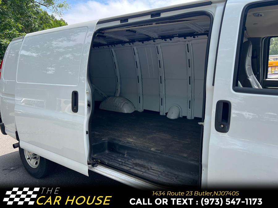 Vehicle image 23 of 27