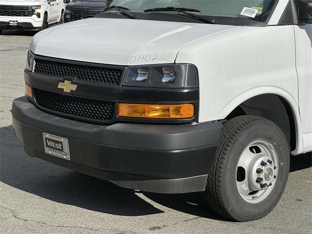 2023 Chevrolet Express Base Image 27 of 32