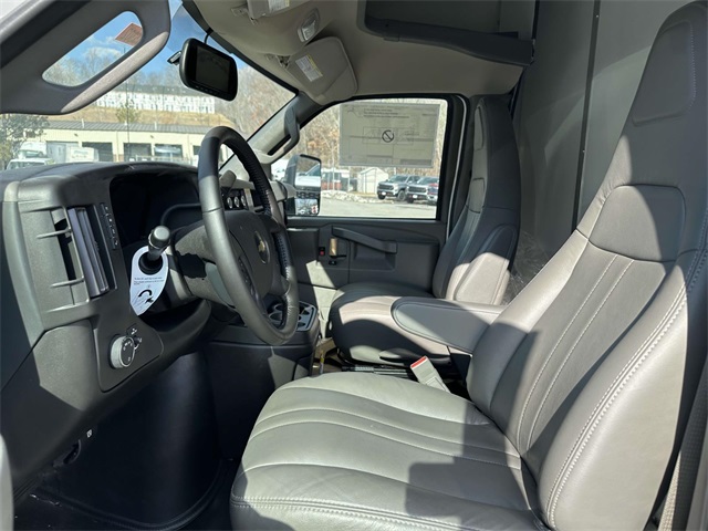 2023 Chevrolet Express Base Image 24 of 32