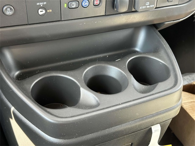 2023 Chevrolet Express Base Image 25 of 32