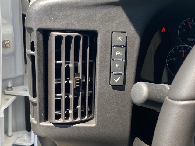 Vehicle image 26 of 33