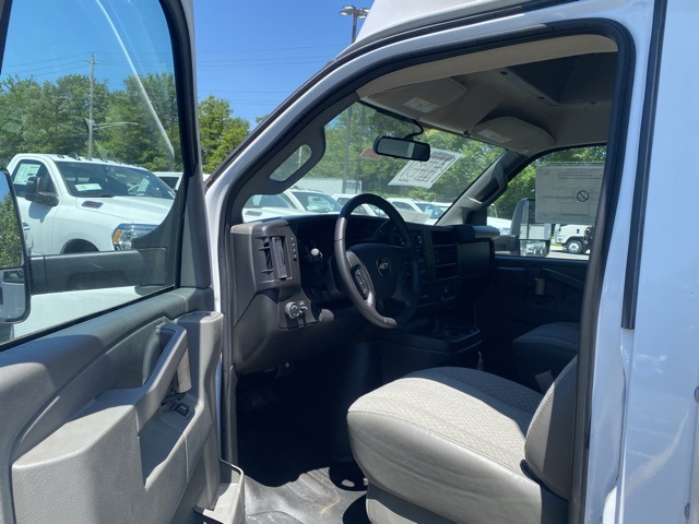 Vehicle image 15 of 33