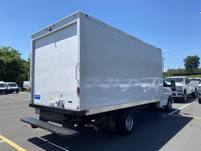 Vehicle image 8 of 33