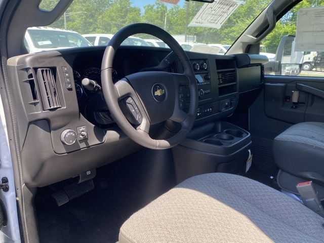 Vehicle image 31 of 33