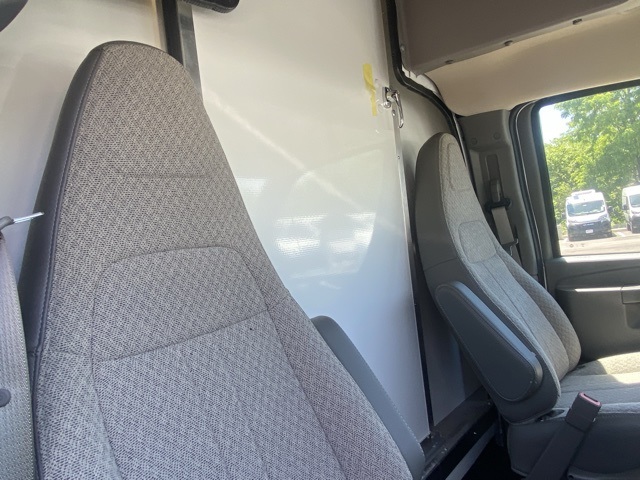 Vehicle image 29 of 33