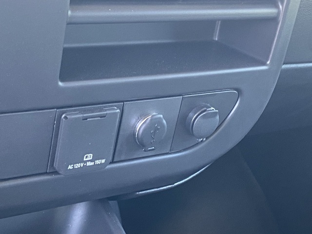 Vehicle image 23 of 33