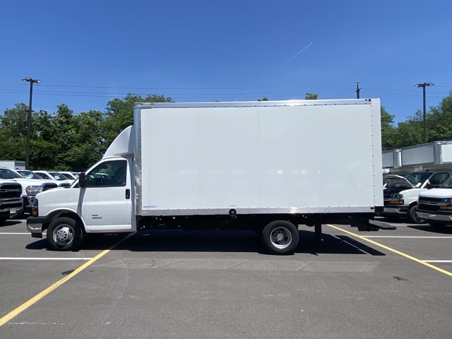 Vehicle image 4 of 33