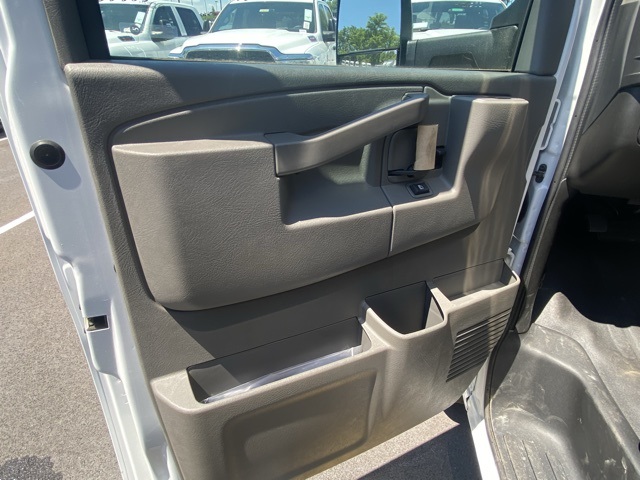 Vehicle image 13 of 33