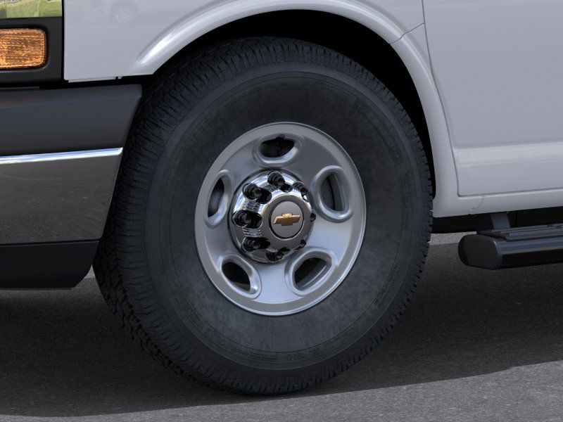 Vehicle image 9 of 24