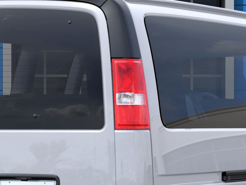 Vehicle image 21 of 24