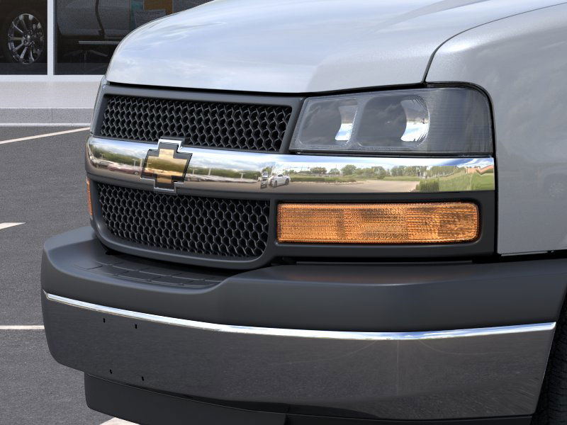 Vehicle image 21 of 24