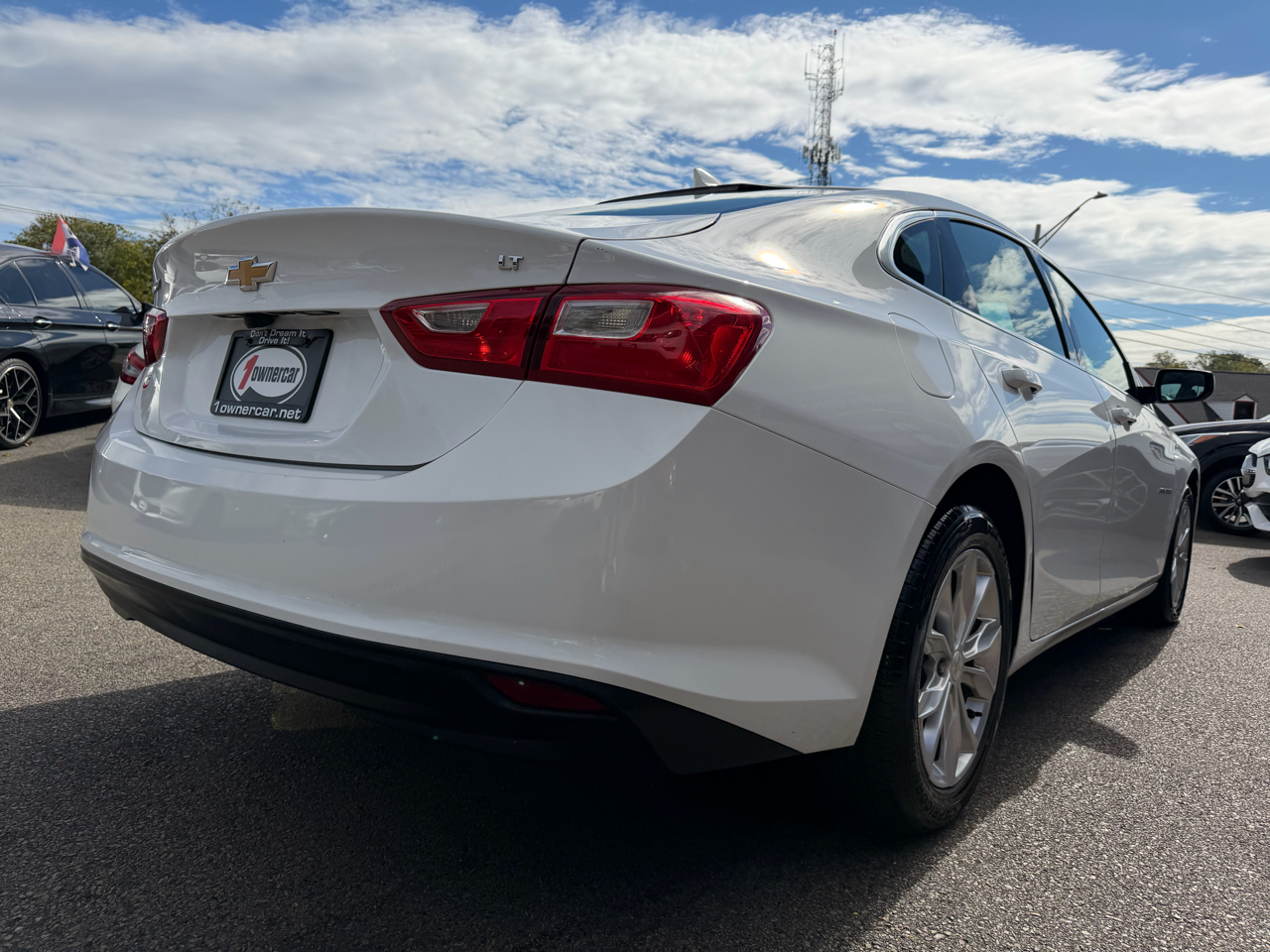 2023 Chevrolet Malibu LT Image 7 of 52