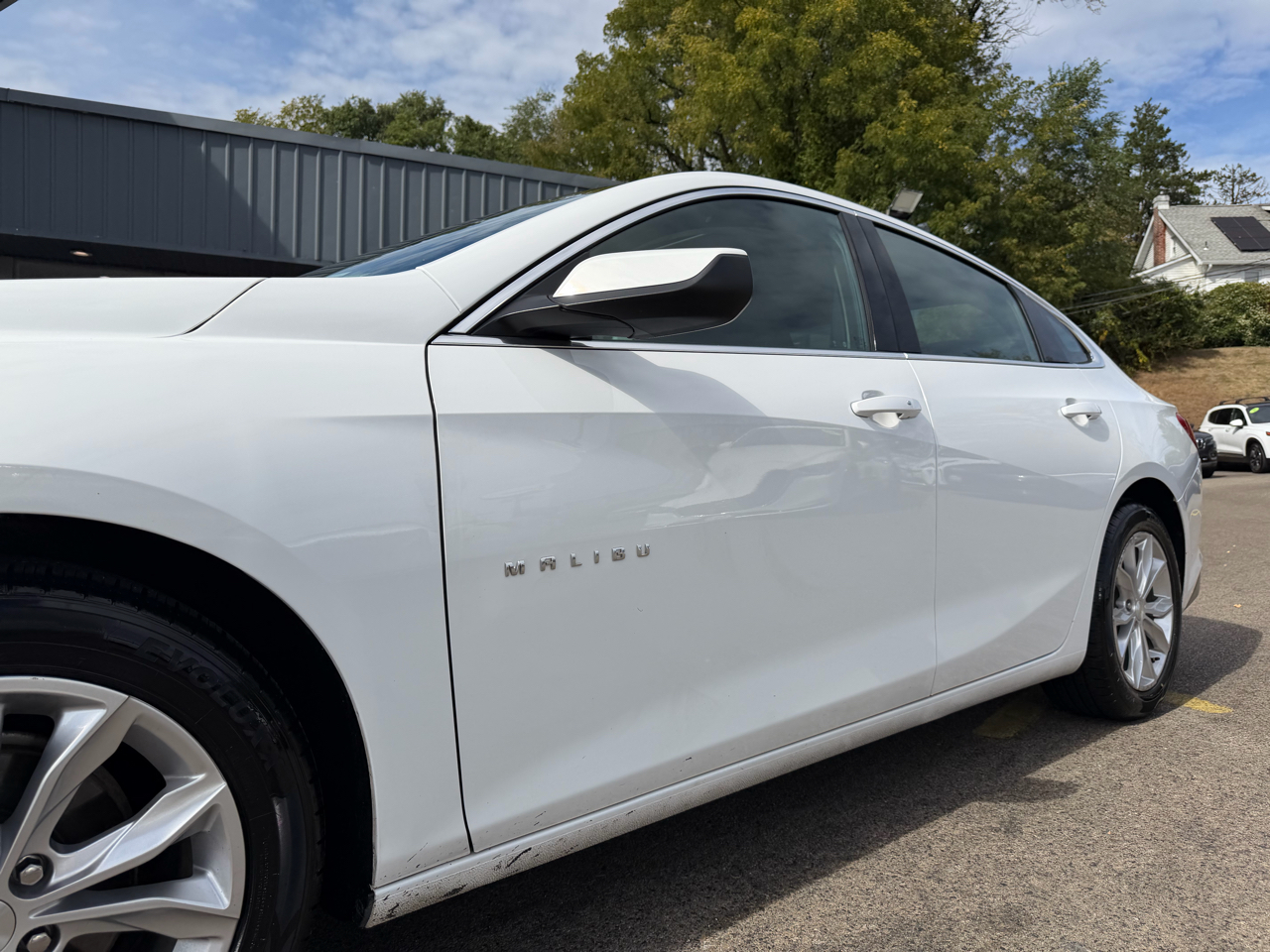 2023 Chevrolet Malibu LT Image 8 of 52