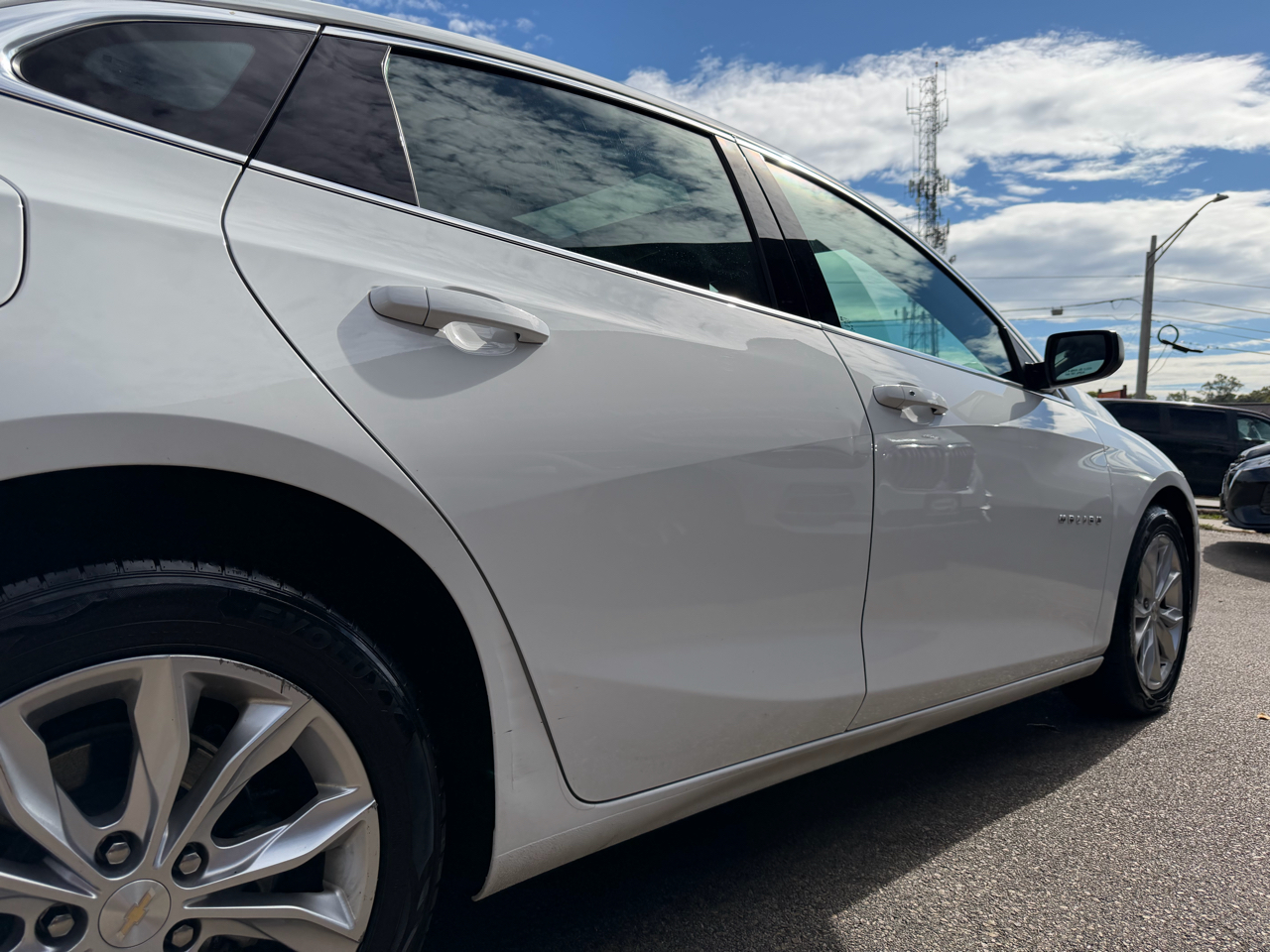 2023 Chevrolet Malibu LT Image 6 of 52