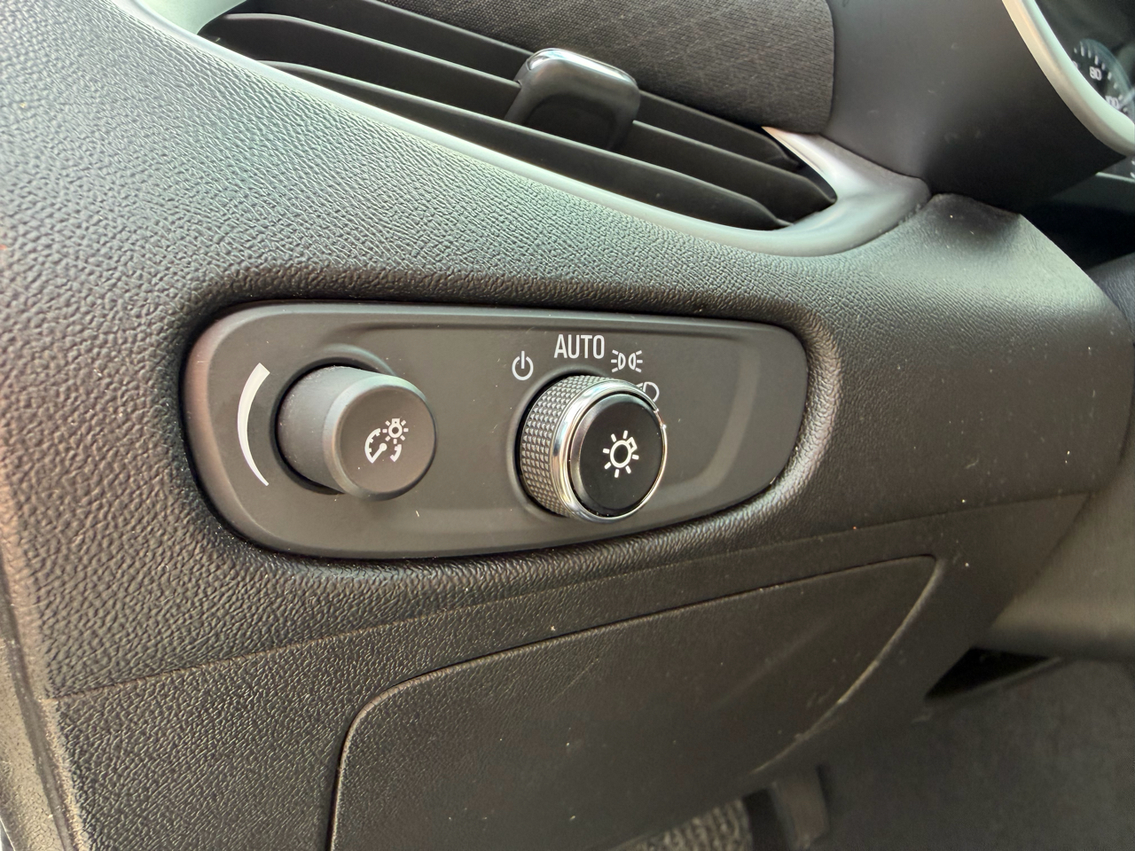 2023 Chevrolet Malibu LT Image 39 of 52