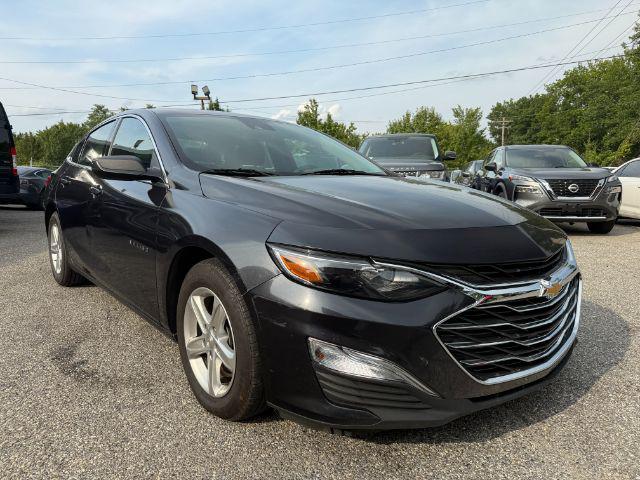 2023 Chevrolet Malibu LS Image 2 of 20