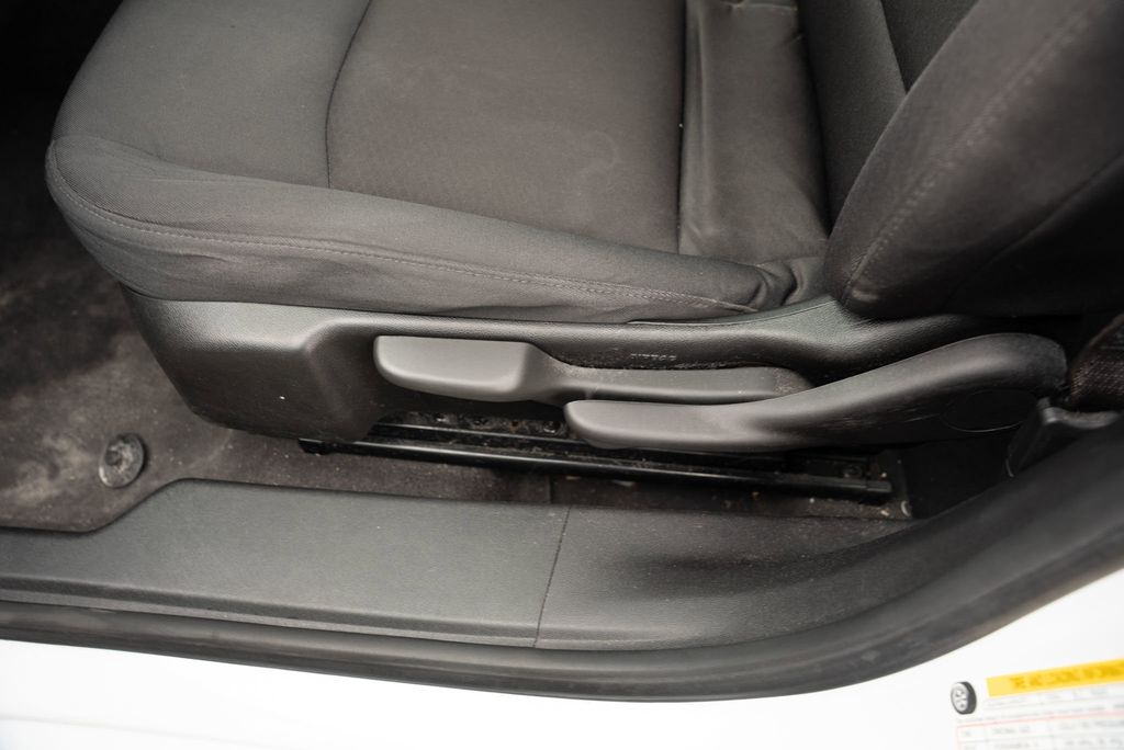 Vehicle image 18 of 41