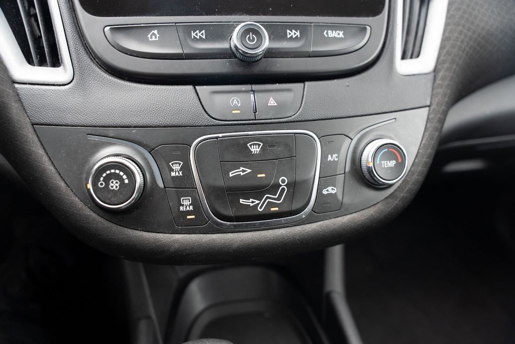 Vehicle image 26 of 41