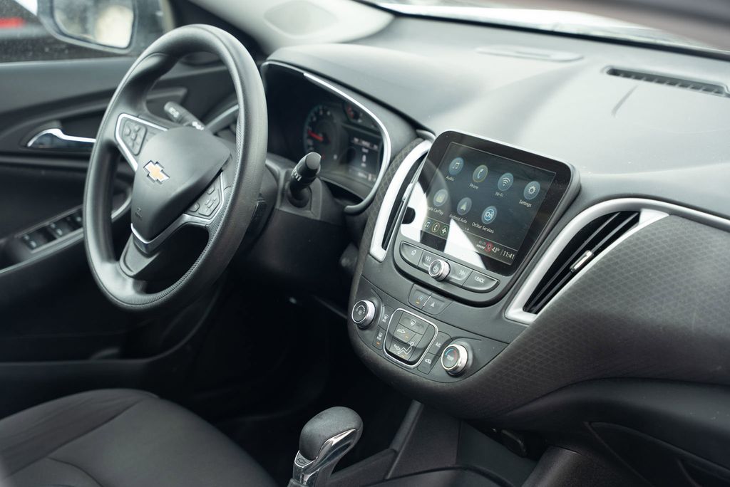 Vehicle image 12 of 41