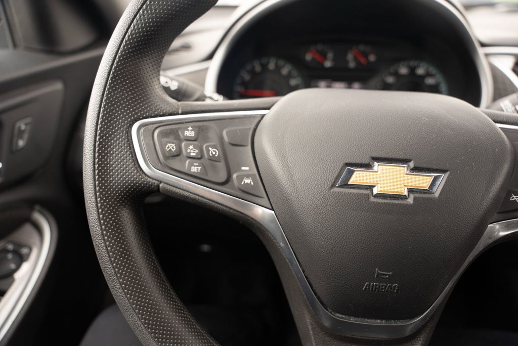 Vehicle image 21 of 41