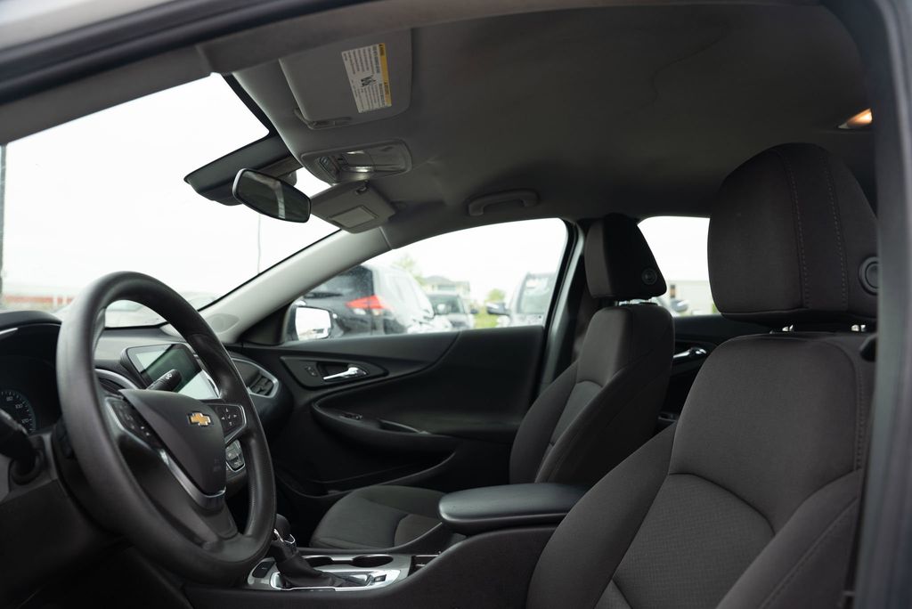 Vehicle image 20 of 41
