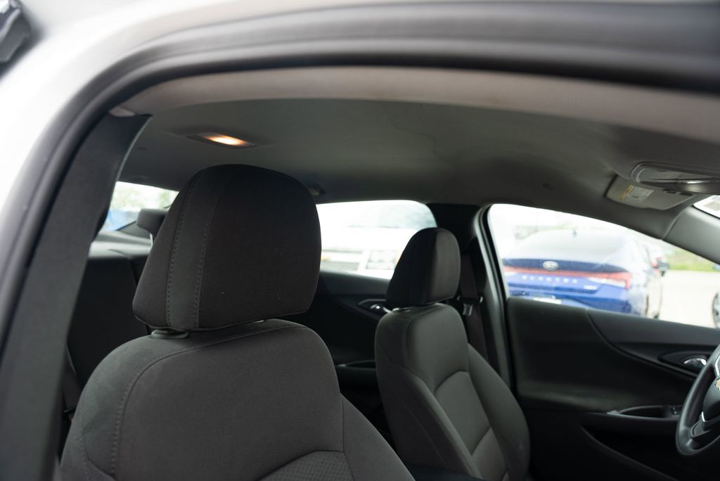 Vehicle image 13 of 41