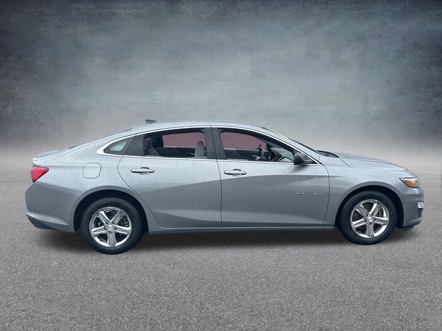 2023 Chevrolet Malibu LS Image 4 of 33